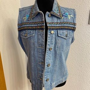 Bill Blass Denim Vest.  Size M. Very unique!